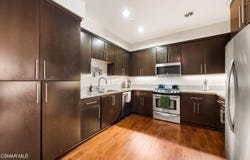 10878 Bloomfield Street, Toluca Lake, CA 91602