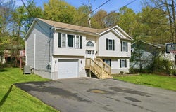 2108 Freedom Way, Pocono Summit, PA 18346