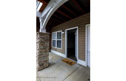 9003 Falcon Crest Ct, Louisville, KY 40219