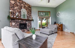11915 Wedgewood Lane, Darlington, WI 53530