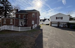 2964 State Street, Hamden, CT 06517