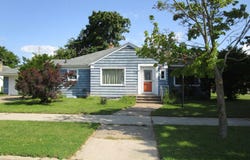 1102 S 10TH AVENUE, ESCANABA, MI 49829