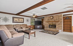221 GLENN Drive, Chatham, IL 62629