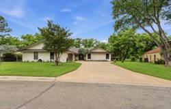 417 Olympia Fields, Meadowlakes, TX 78654