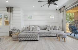 250 W QUEEN CREEK Road, Chandler, AZ 85248