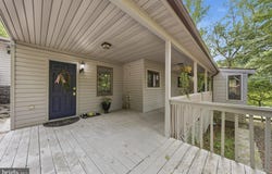 120 TRAILBLAZER Lane, HEDGESVILLE, WV 25427