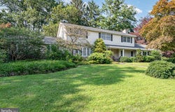 901 STRATFORD DRIVE, CARLISLE, PA 17013