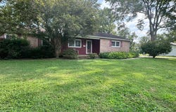 309 E Monroe, Olney, IL 62450
