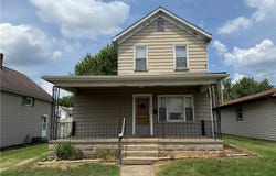 213 E 11th Street, Uhrichsville, OH 44683