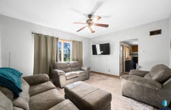 111 S Walnut Ave, Bridgewater, SD 57319