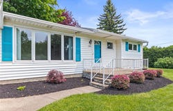 828 Jaclyn Lane, Webster, NY 14580