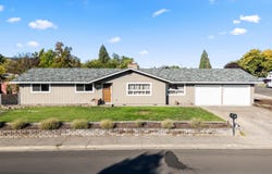 1163 N 3rd Street, Central Point, OR 97502