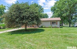 25 Ivy Hill Drive, Riverton, IL 62561