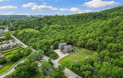 1066  E Huntsville  RD, Fayetteville, AR 72701