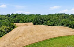 Pine Crest Rd, Red Bud, IL 62278