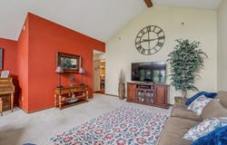 S46w22428 Tansdale Rd, Waukesha, WI 53189