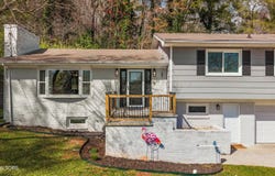 102 Canterbury Rd, Oak Ridge, TN 37830