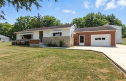 102 Woodruff Road, Wolcottville, IN 46795