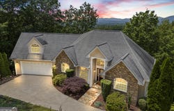 894 Oak Pointe, Cleveland, GA 30528