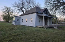 421 W Main St, Cherokee, OK 73728