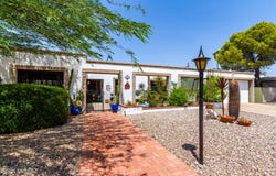 8914 E Maple Leaf Drive, Tucson, AZ 85710