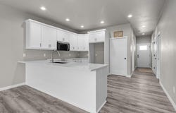 409 FOUNDERS Way, LITTLE CHUTE, WI 54140