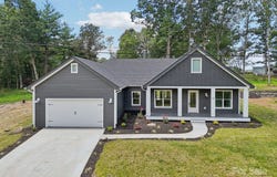 86 Point Hope Lane, Hendersonville, NC 28792