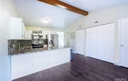 1432 Surrey Lane, St Peters, MO 63304