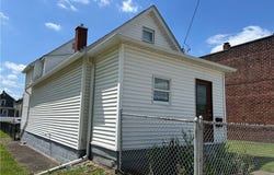 728 7th St, New Kensington, PA 15068
