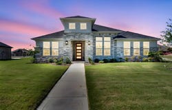 1924 Comanche Drive, DeSoto, TX 75115