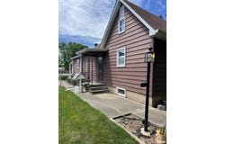 1712 E WASHINGTON Street, Clinton, IL 61727