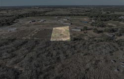 105 Sly St, Dale, TX 78616