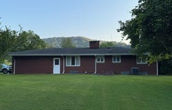 41 Rolling Acres Rd, New Martinsville, WV 26155