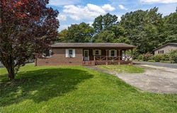 2168 Zoo Parkway, Asheboro, NC 27205