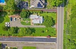 192-194 Deans Ln, South Brunswick Twp., NJ 08852-2422
