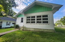 302 W 7th Street, Bicknell, IN 47512