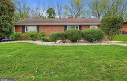 2142 READING Boulevard, READING, PA 19609