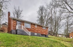 2945 Strachan Ave, Beechview, PA 15216
