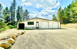 30710 N NEWPORT Hwy, Chattaroy, WA 99003
