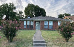 823 Blue Oak Drive, Lewisville, TX 75067
