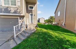 19160 Drexel Circle, Omaha, NE 68135