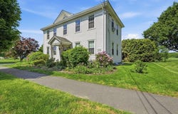 15 Main St, Hatfield, MA 01038