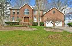 2248 Crestmont Drive, Girard, OH 44420