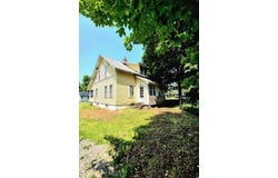 47 River Street, Houlton, ME 04730