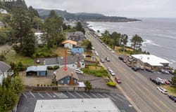 318 N HIGHWAY 101, Depoe Bay, OR 97341