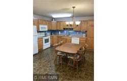 935 Ferndale Street N, Maplewood, MN 55119