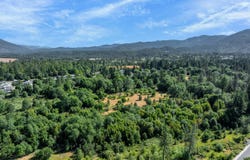 580 W River Street, Cave Junction, OR 97523