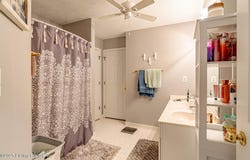 4101 Adelaide Ct, Louisville, KY 40241