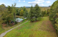 487 Dry Twig Rd., Laurel Fork, VA 24352