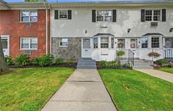 2310 Wilshire Lane, Oakdale, NY 11769